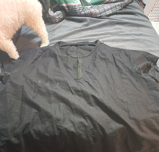 blackShirt