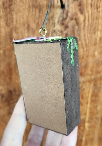 2025BookcaseOrnament04