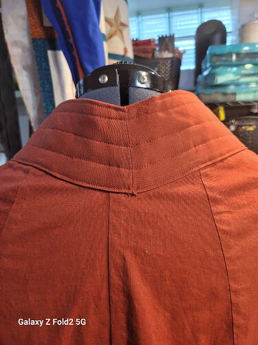 Collar b