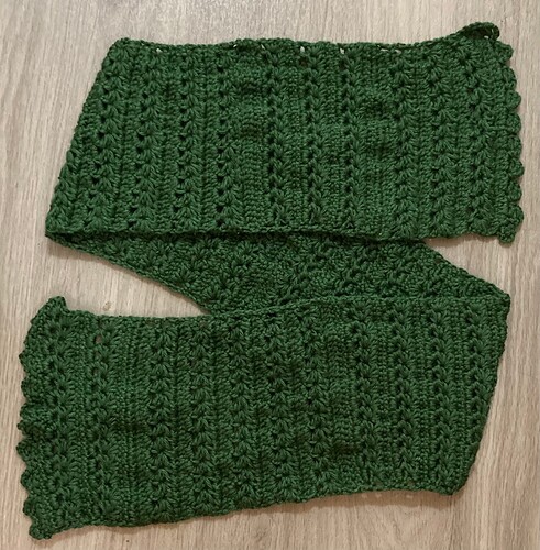 green_scarf002