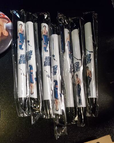 Sub Pens
