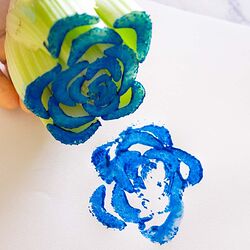 celery-stamping-toddler-sensory-activity-1